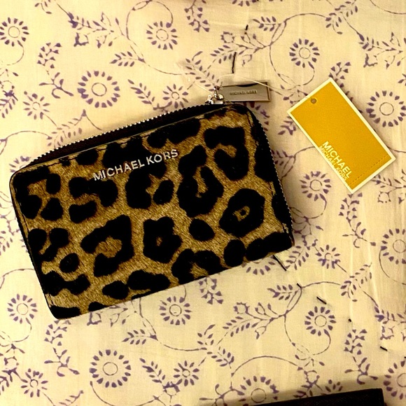Michael Kors | Jet Set Small Zip-Around Leopard Card Case Wallet - Picture 7 of 10